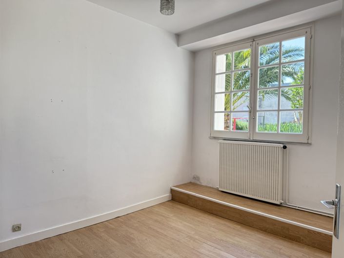 Image No.23-6 Bed House for sale