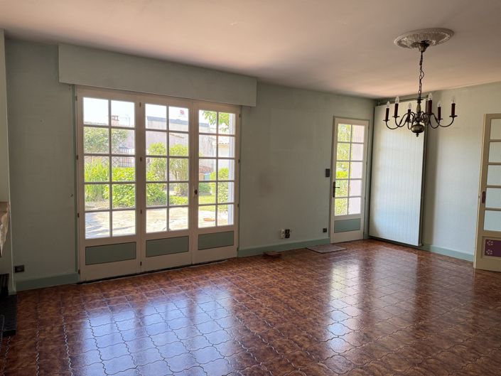 Image No.4-6 Bed House for sale