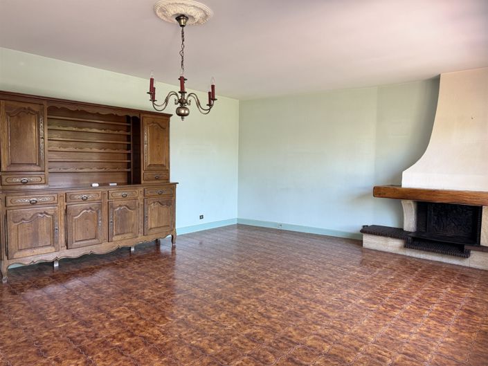 Image No.6-6 Bed House for sale