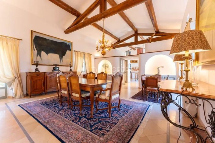 Image No.15-6 Bed House for sale