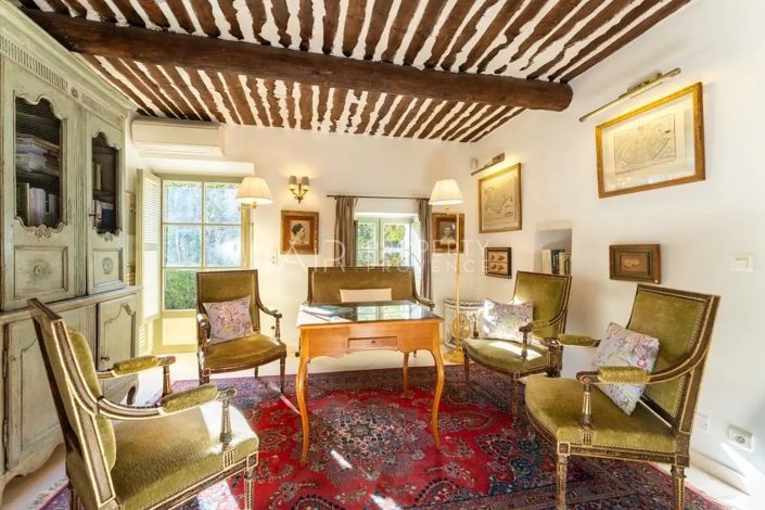 Image No.16-6 Bed House for sale