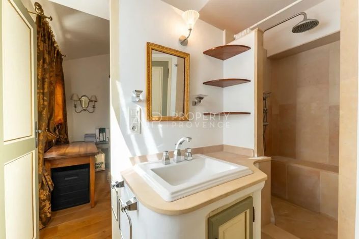 Image No.22-6 Bed House for sale