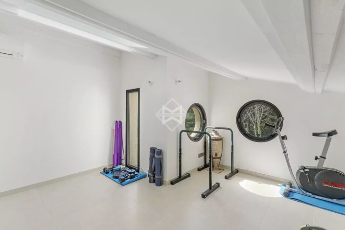 Image No.12-6 Bed House for sale