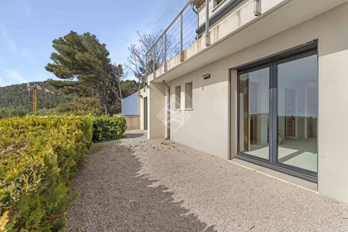 Image No.15-6 Bed House for sale