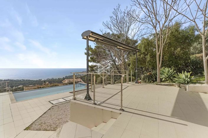 Image No.2-6 Bed House for sale