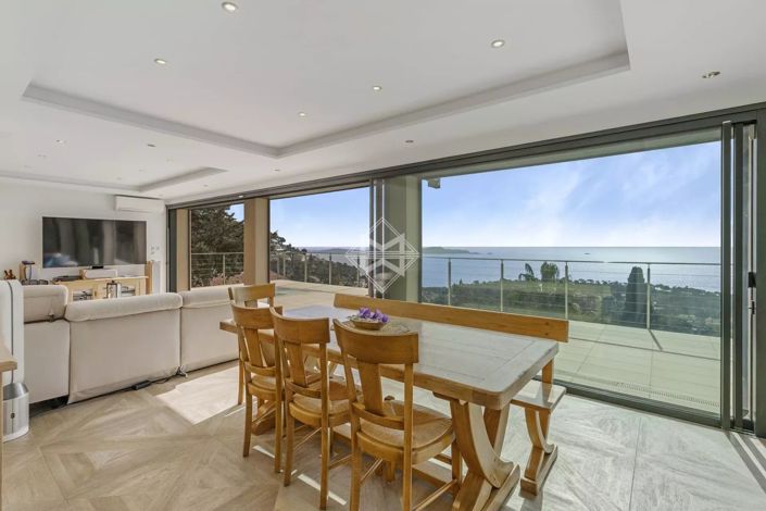 Image No.5-6 Bed House for sale