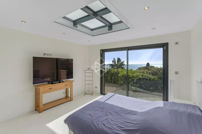 Image No.7-6 Bed House for sale