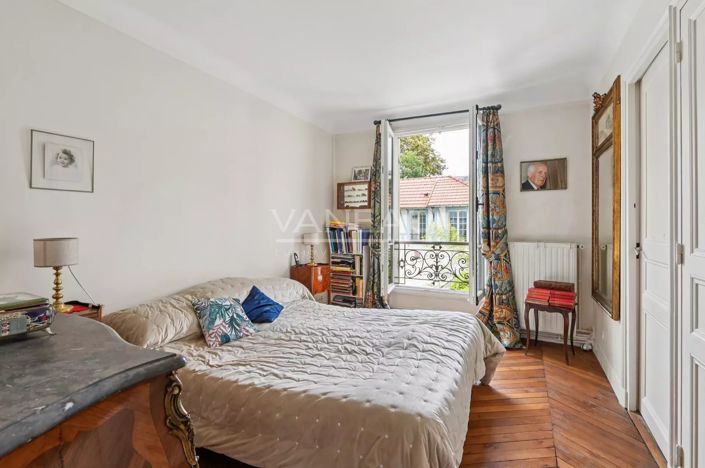 Image No.10-3 Bed Apartment for sale