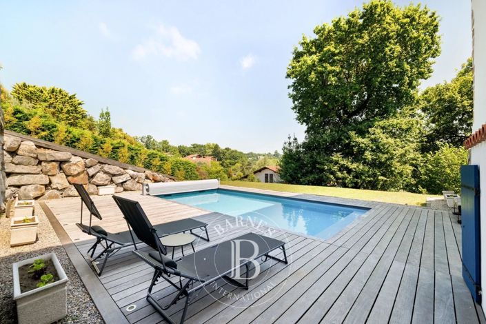 Image No.2-6 Bed House for sale