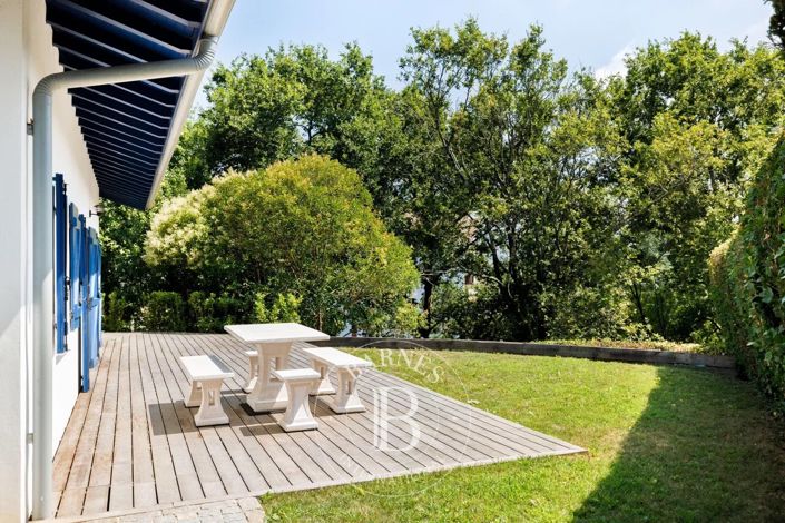 Image No.3-6 Bed House for sale