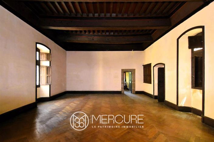 Image No.6-10 Bed House for sale