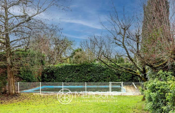 Image No.8-5 Bed House for sale