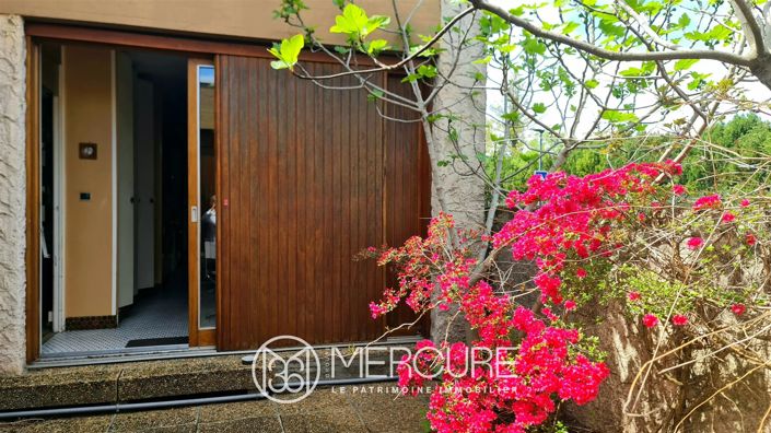 Image No.2-6 Bed House for sale