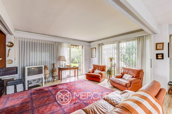 Image No.5-6 Bed House for sale