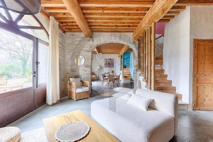 Image No.17-6 Bed House for sale