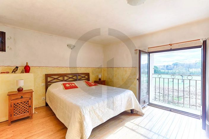 Image No.20-6 Bed House for sale