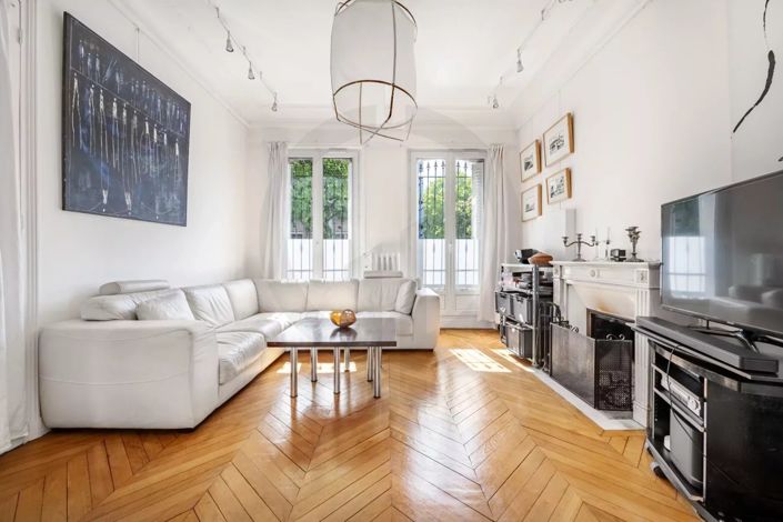 Image No.7-7 Bed House for sale