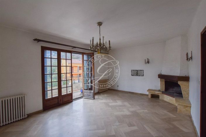 Image No.10-7 Bed House for sale