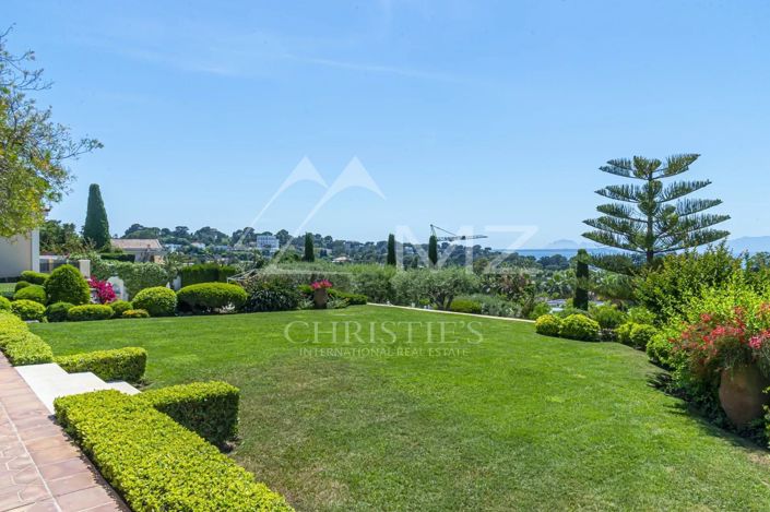 Image No.12-7 Bed House for sale