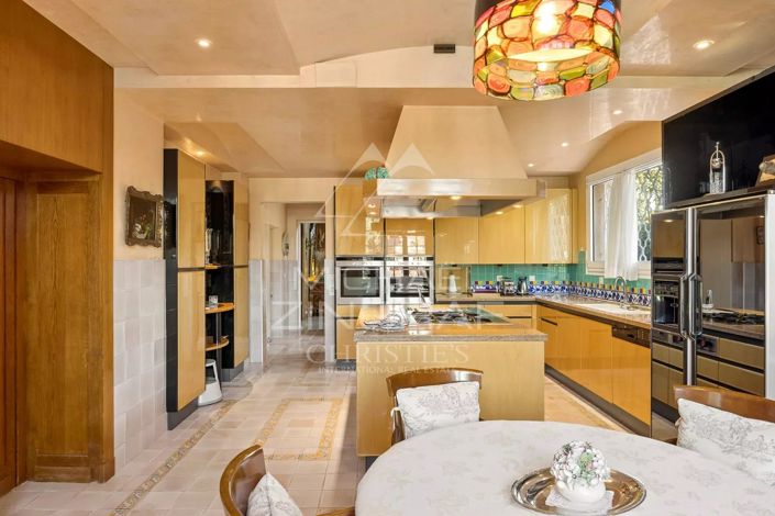 Image No.30-7 Bed House for sale