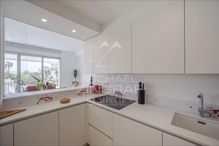 Image No.12-6 Bed House for sale