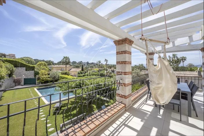 Image No.2-6 Bed House for sale