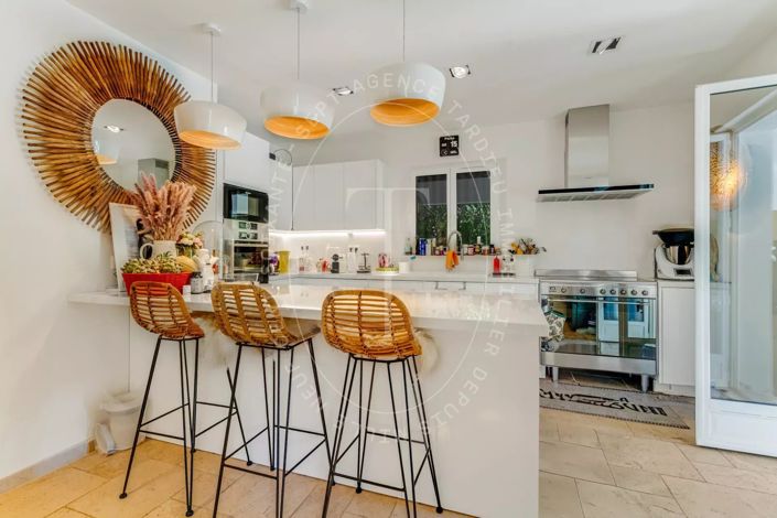 Image No.6-4 Bed House for sale