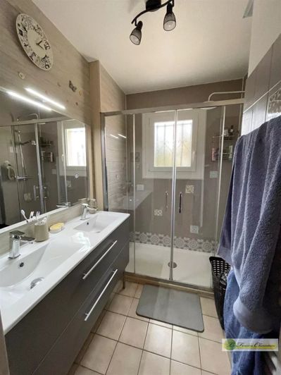 Image No.13-2 Bed House for sale