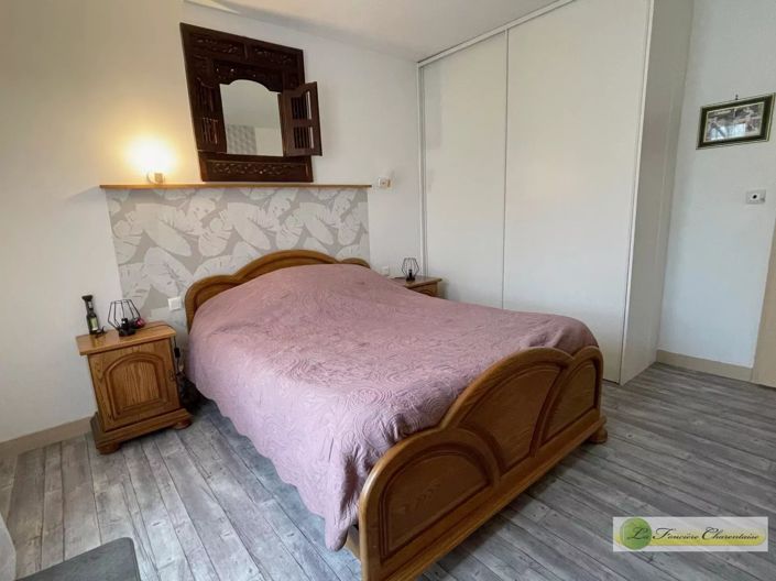 Image No.18-2 Bed House for sale