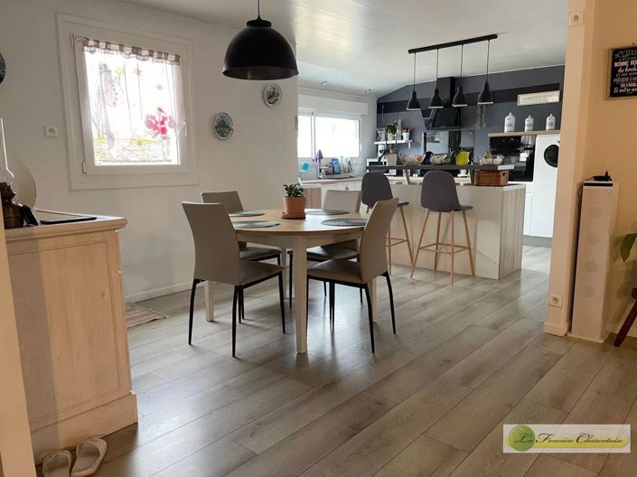 Image No.5-2 Bed House for sale