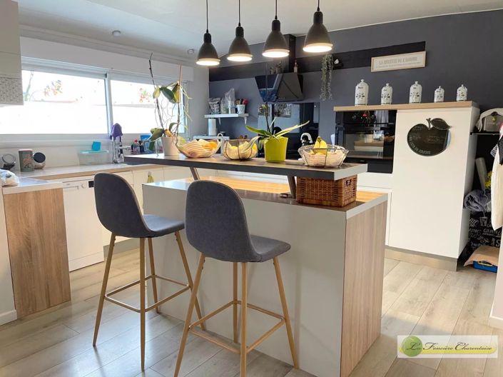 Image No.6-2 Bed House for sale