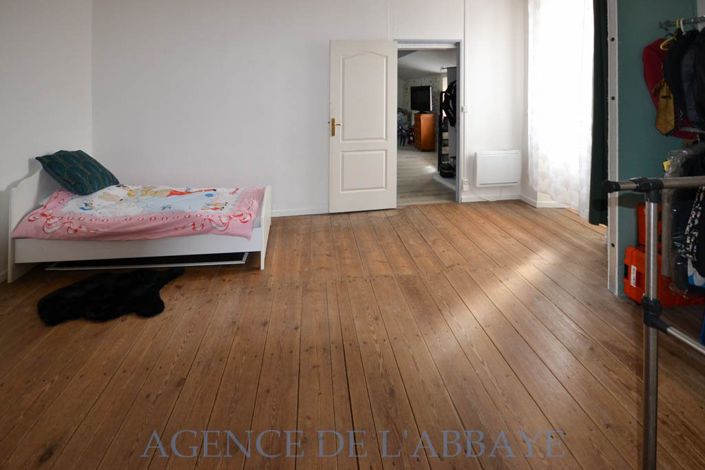 Image No.11-4 Bed House for sale