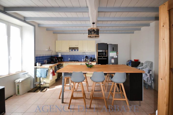 Image No.3-4 Bed House for sale