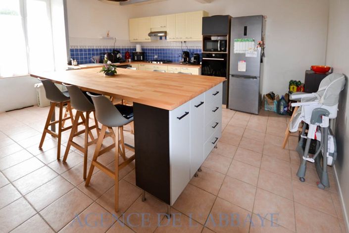 Image No.4-4 Bed House for sale