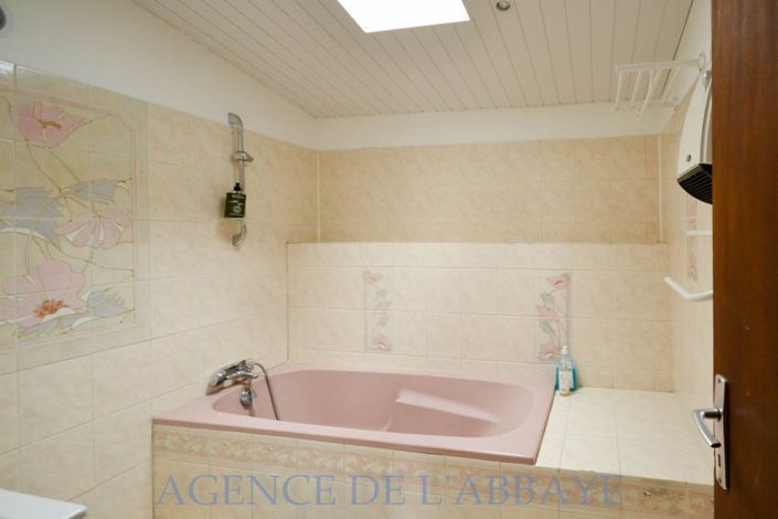 Image No.9-4 Bed House for sale