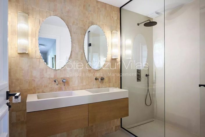 Image No.12-5 Bed House for sale