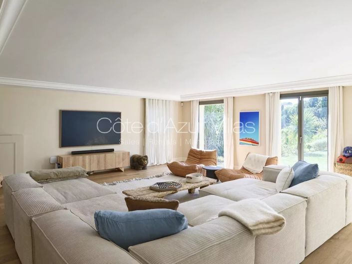 Image No.5-5 Bed House for sale