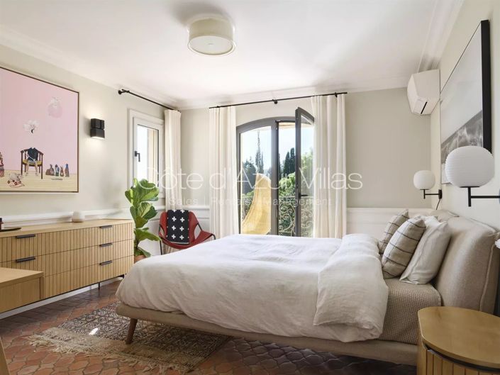 Image No.6-5 Bed House for sale