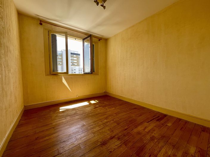 Image No.10-Appartement de 2 chambres à vendre à Tarbes