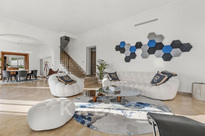 Image No.3-4 Bed House for sale