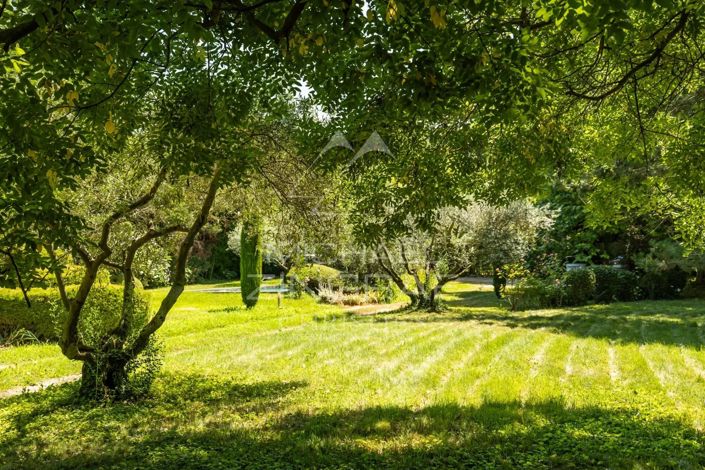 Image No.2-4 Bed House for sale