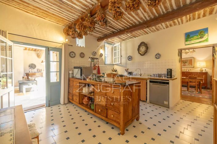 Image No.6-4 Bed House for sale