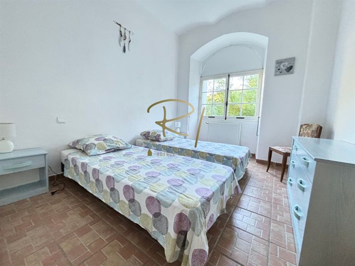 Image No.10-10 Bed House for sale