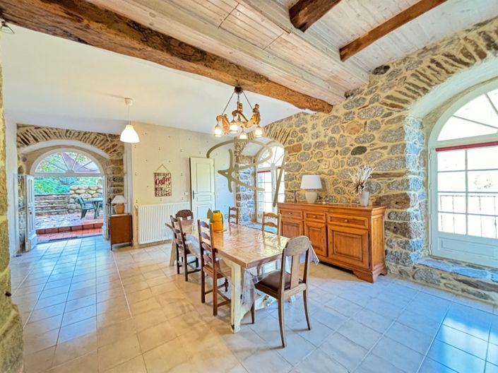 Image No.6-10 Bed House for sale