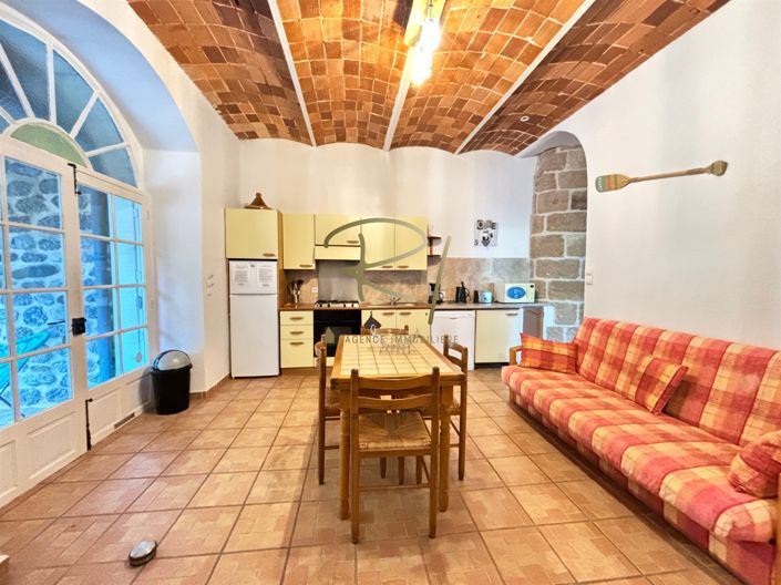 Image No.7-10 Bed House for sale