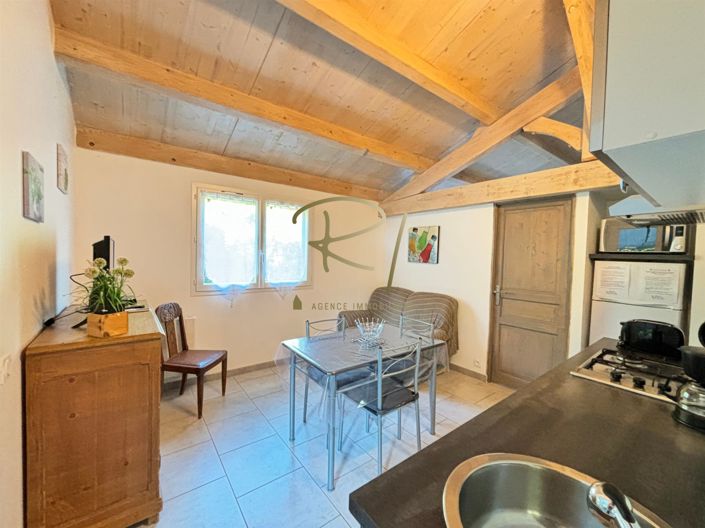 Image No.8-10 Bed House for sale