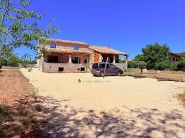 1 - Issirac, Maison
