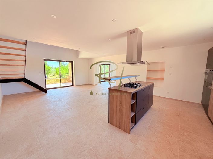 Image No.3-5 Bed House for sale