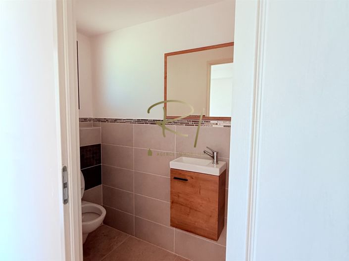 Image No.6-5 Bed House for sale