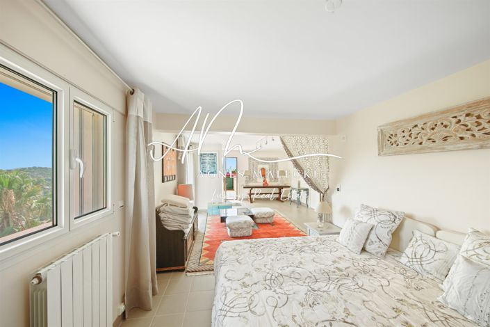 Image No.15-4 Bed House for sale